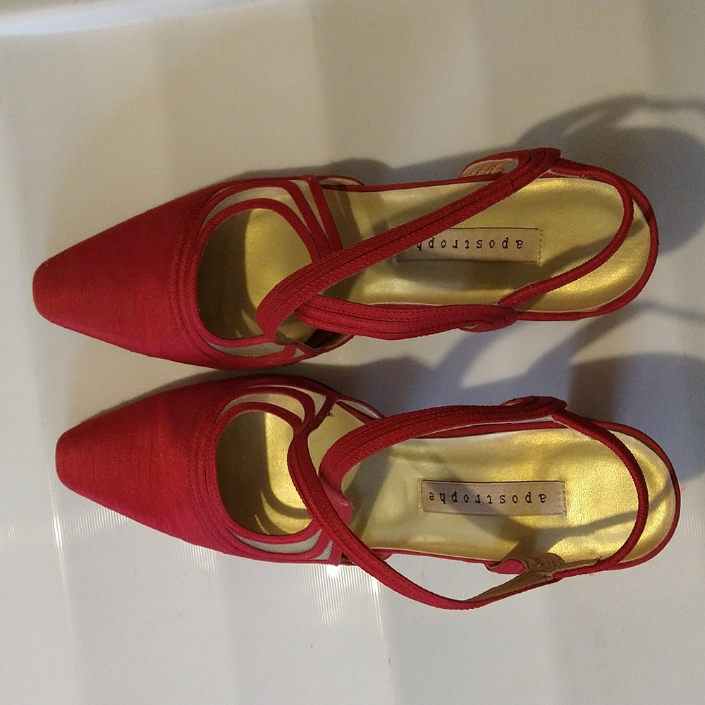Red Apostrophe dress shoes 3 1/2 inch heel